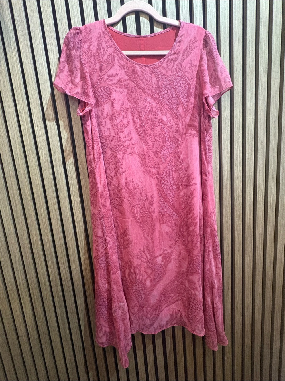 Women's Pink Short-Sleeve Midi Dress with Subtle Print made in France